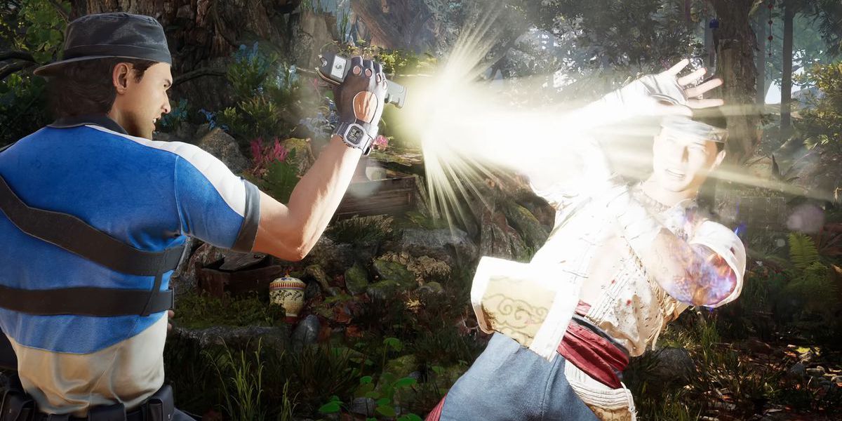 Kurtis Stryker enciende una linterna en la cara de Liu Kang como un Kameo en Mortal Kombat 1