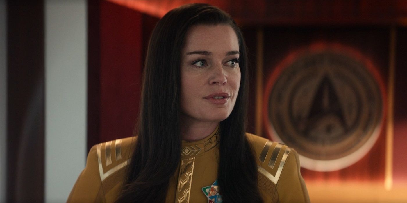 Rebecca Romijn é Una Chin-Riley em Star Trek: Estranhos Novos Mundos