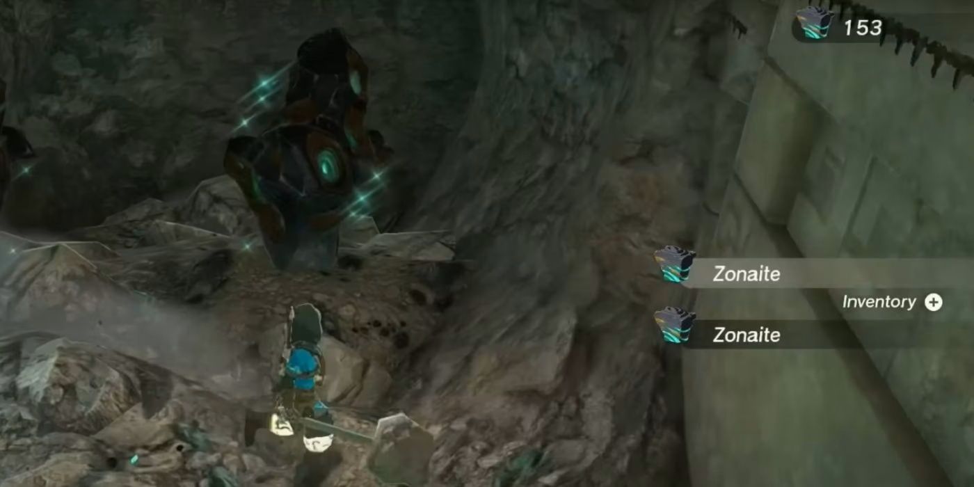 Link saqueando Zoanite em uma caverna em Tears of the Kingdom.