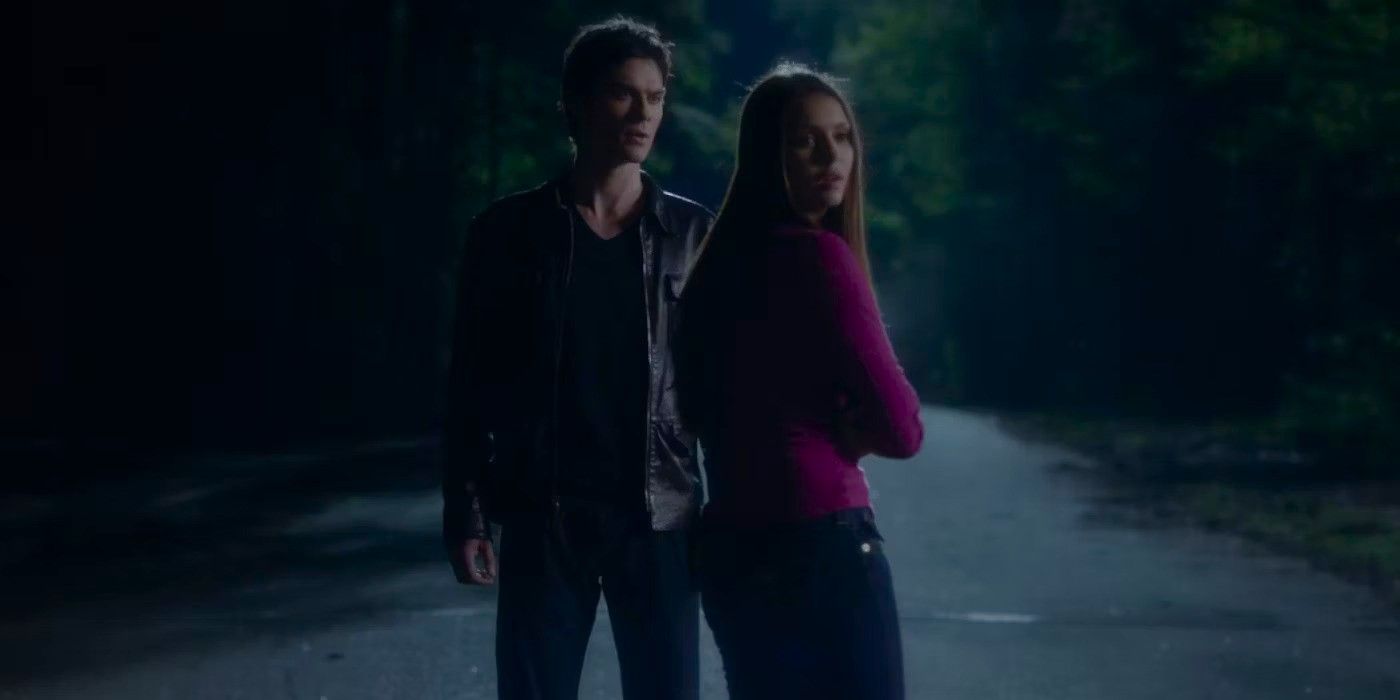 Damon e Elena se encontram pela primeira vez em um flashback em The Vampire Diaries.