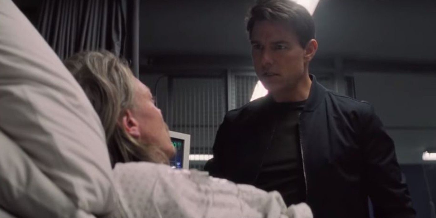 Ethan Hunt enfrenta a Debruuk en su cama de hospital durante Misión: Imposible Fallout.