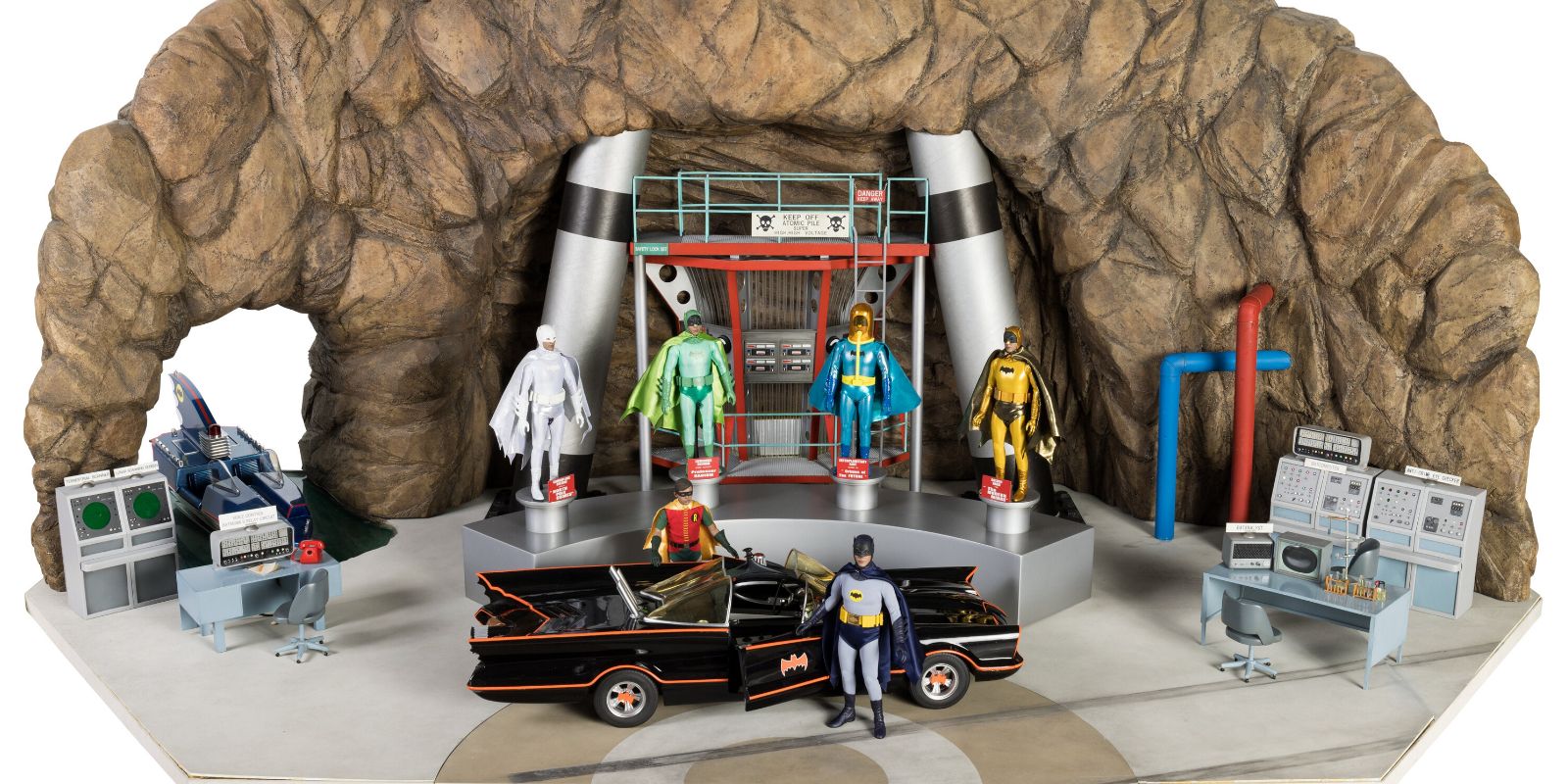 Hot Toys Batcave diorama header