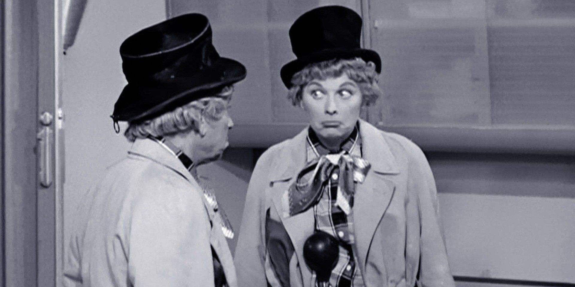 Lucy performs the mirror act with Harpo Marx while dressed as Harpo Marx in I Love Lucy Harpo Marx