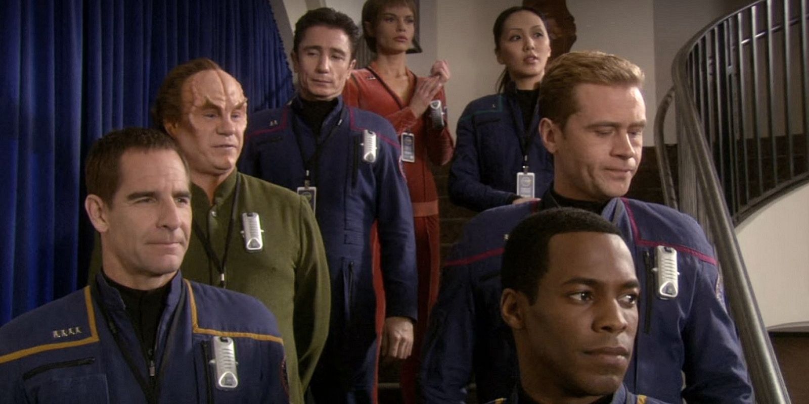 Star Trek Enterprise cast standing as a group on a staircase in Season 3