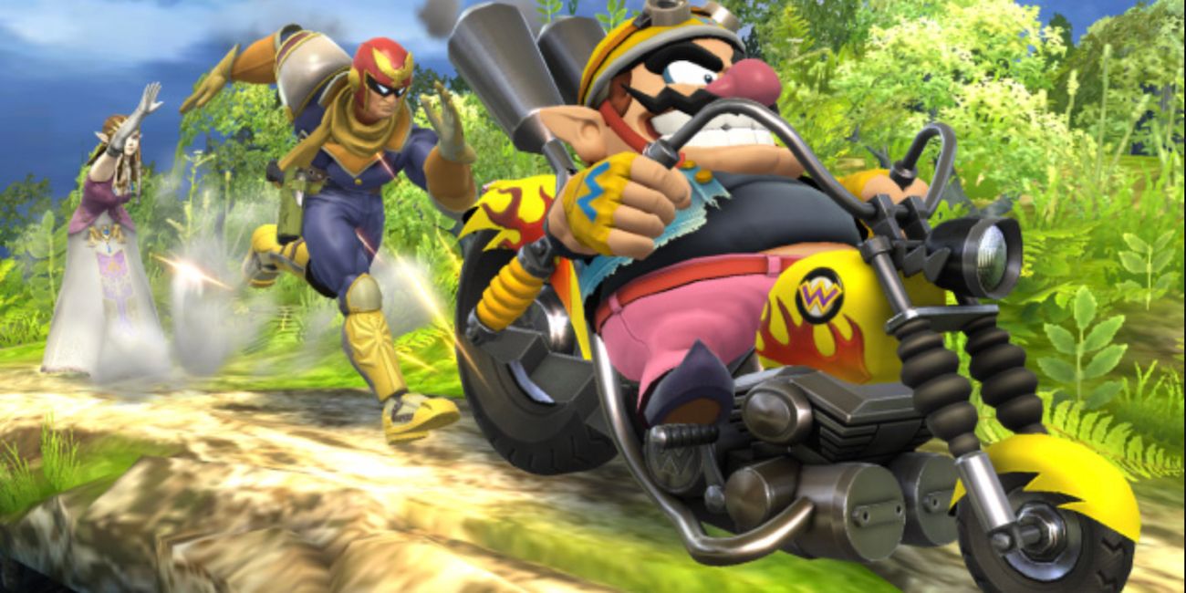 Capitão Falcon persegue Wario, em sua motocicleta Wario Bike, em Super Smash Bros.