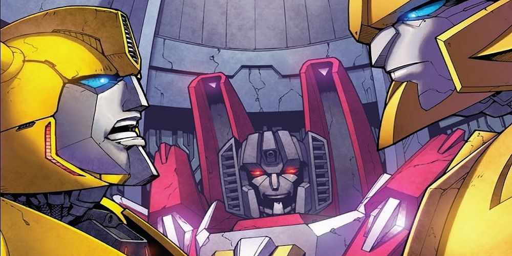 Portada de Transformers Robots in Disguise, con Bumblebee y Metalhawk discutiendo mientras Starscream observa de fondo.