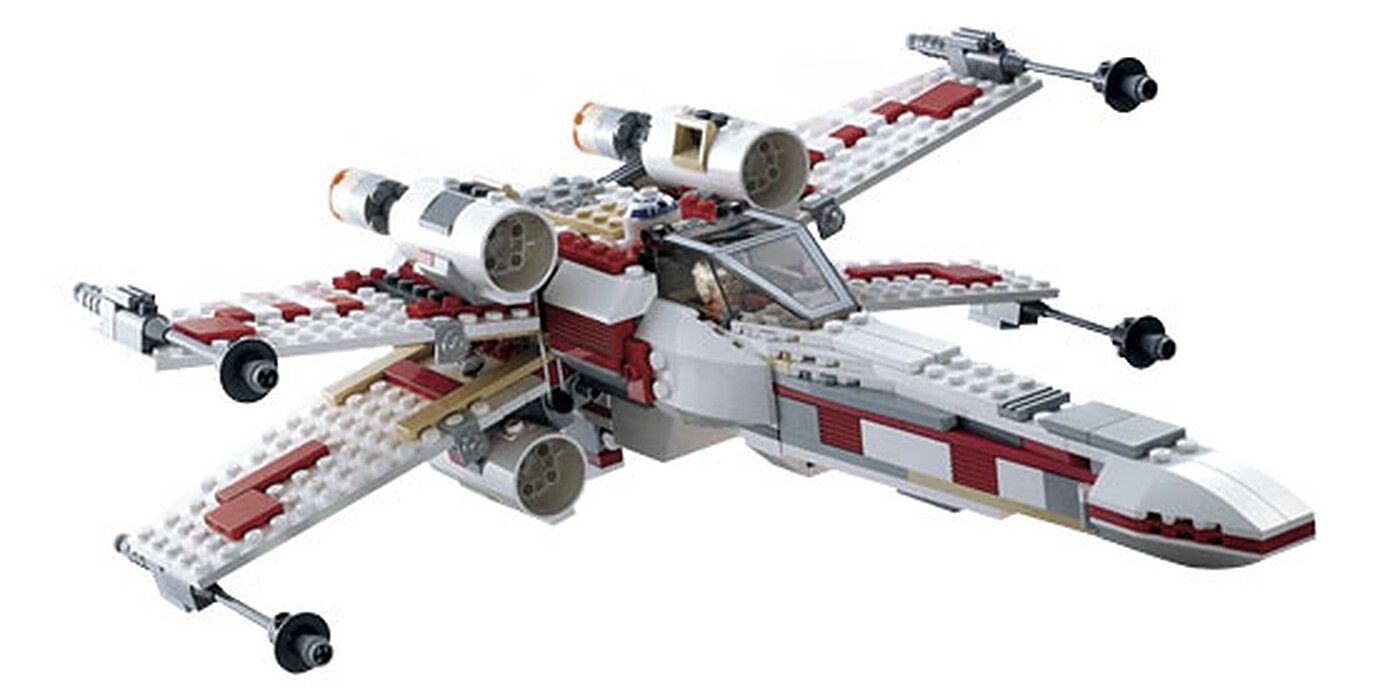 O caça 6212 X-Wing com as asas abertas