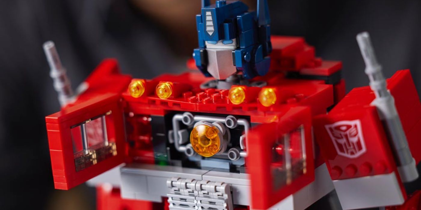 Lego Optimus Prime opening his chest to reveal the Matrix of Leadership.
