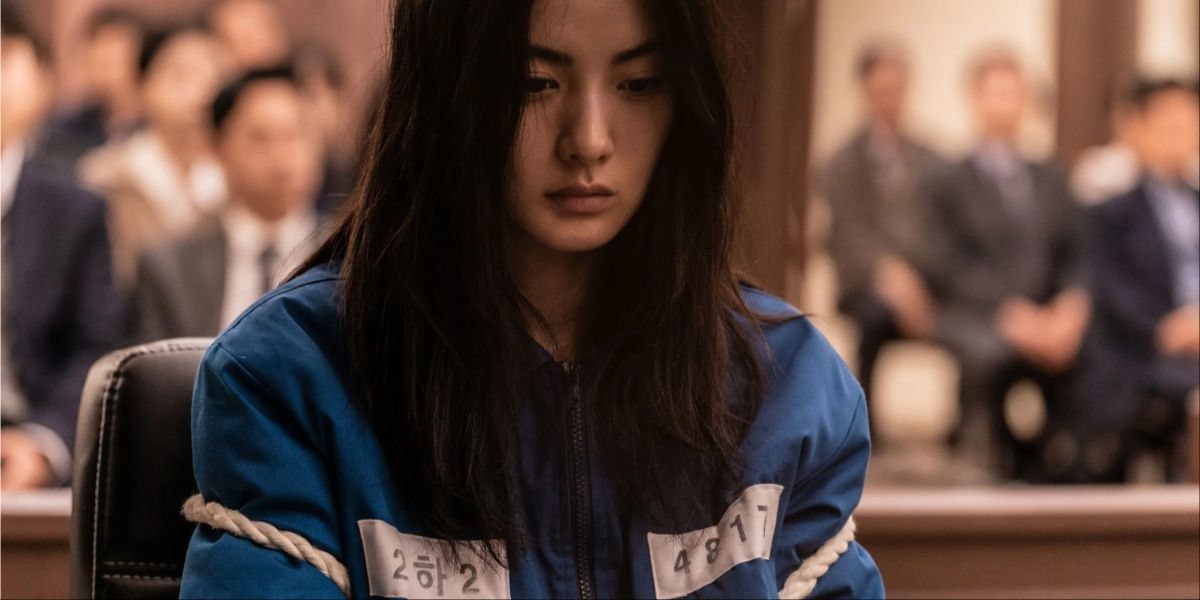 Nana as Kim Mo-mi standing trial in Mask Girl