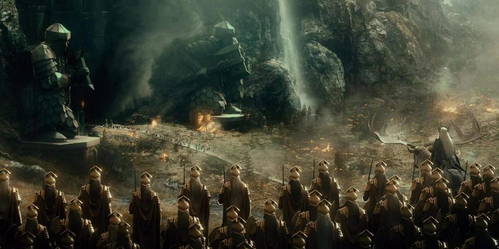Thranduil e o exército dos Elfos se recusando a ajudar os Anões em O Hobbit: Uma Jornada Inesperada