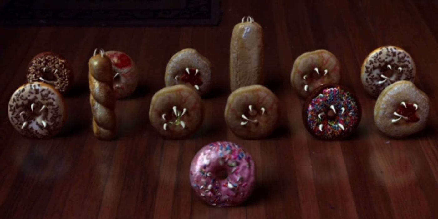 Uma dúzia de donuts de padeiro em Attack of the Killer Donuts