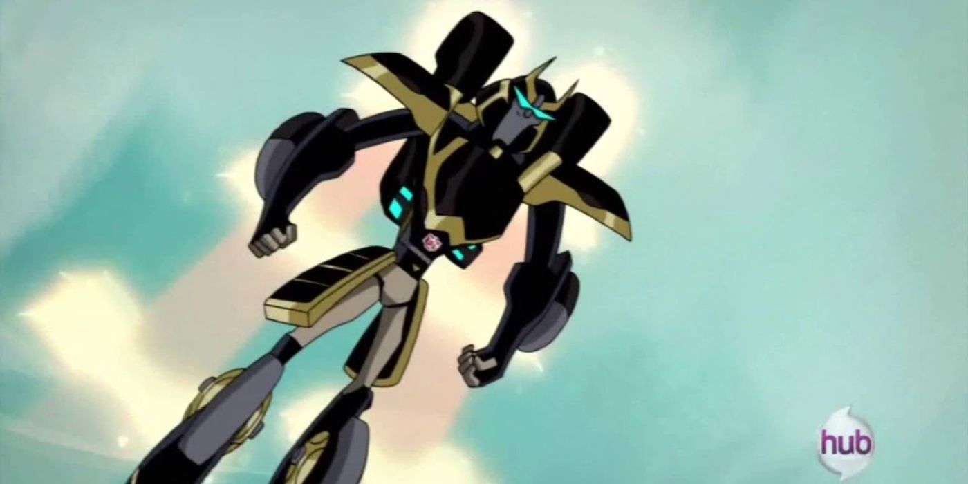Transformers: Prowl animado voando com sua armadura Samurai.