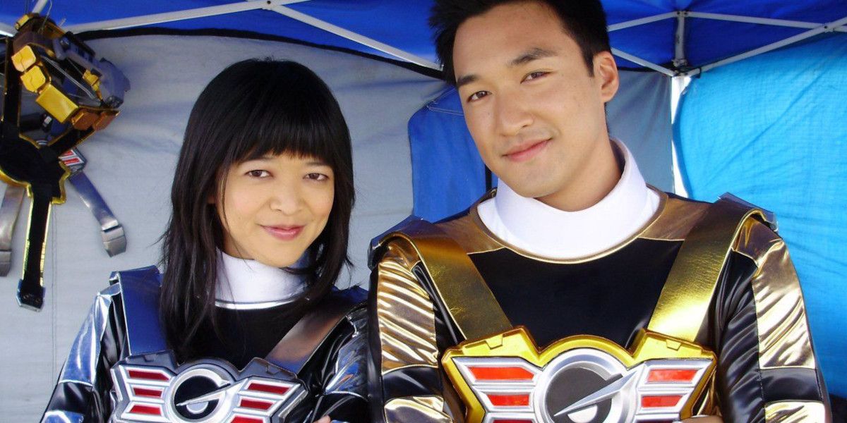 Gemma and Gem smiling and posing in Power Rangers RPM