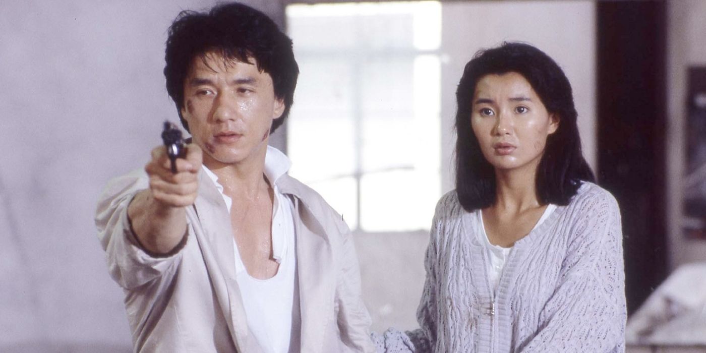 Jackie Chan apontando uma arma em Police Story 2