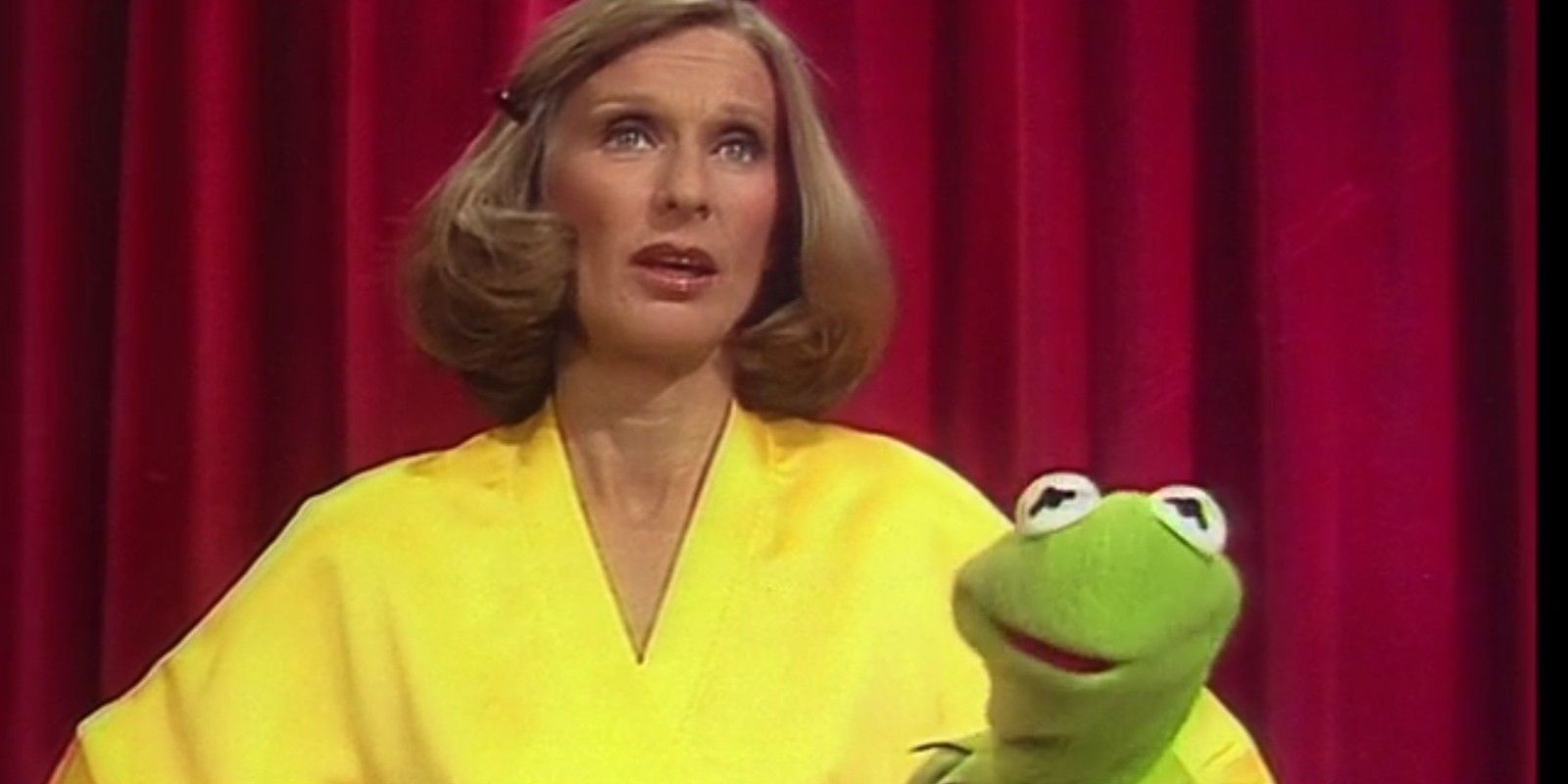 Cloris Leachman e Caco, o Sapo, no The Muppet Show