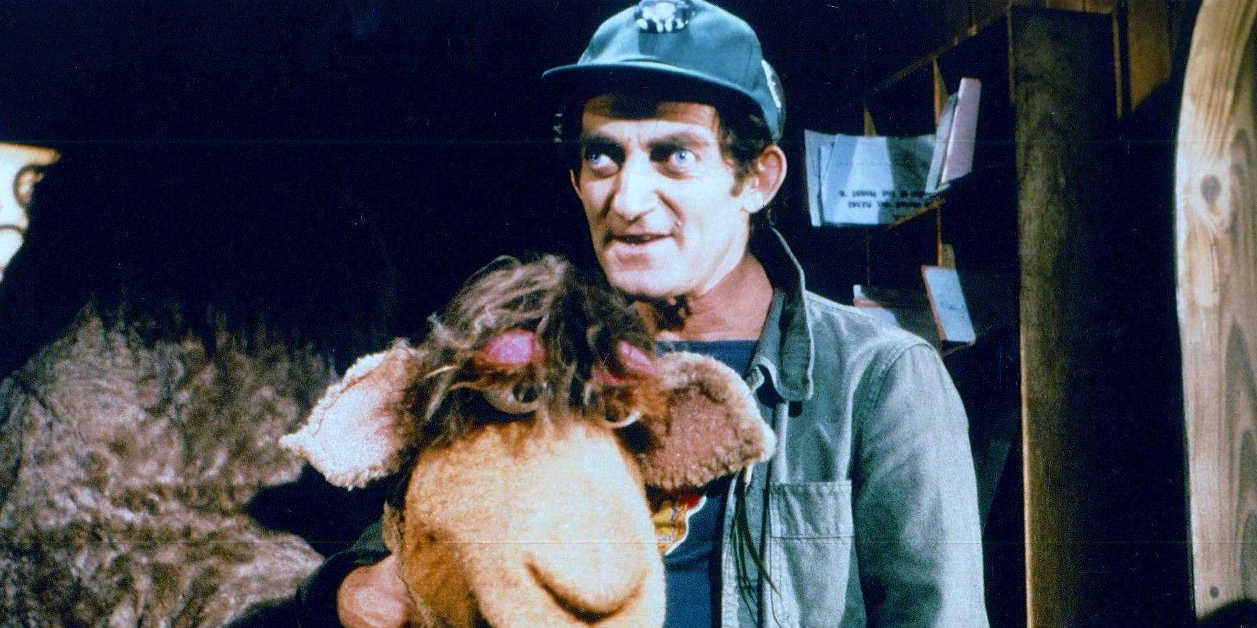 Marty Feldman e um camelo Muppet no The Muppet Show