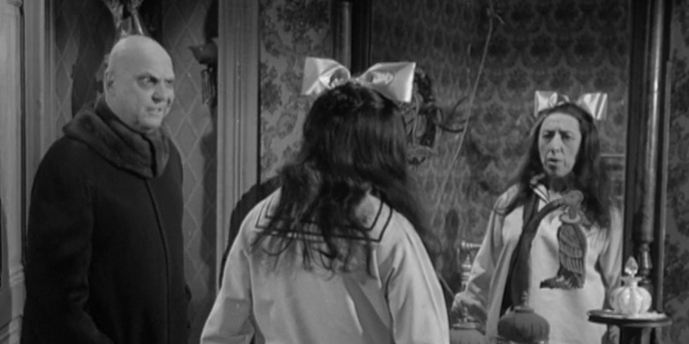 Margaret Hamilton e Jackie Coogan em A Família Addams Feliz Aniversário Vovó Frump