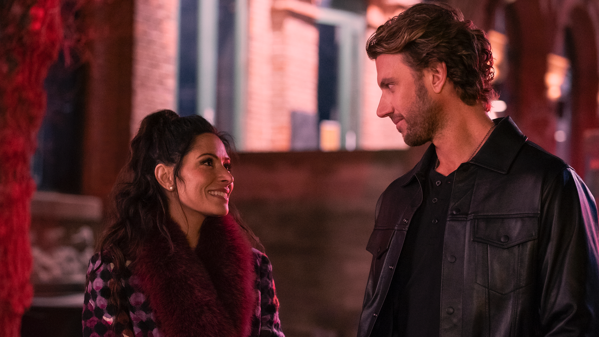 Billie and her beau smile at each other in Sex/Life.