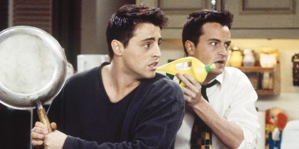 10 Details in Friends That Don't Make Sense