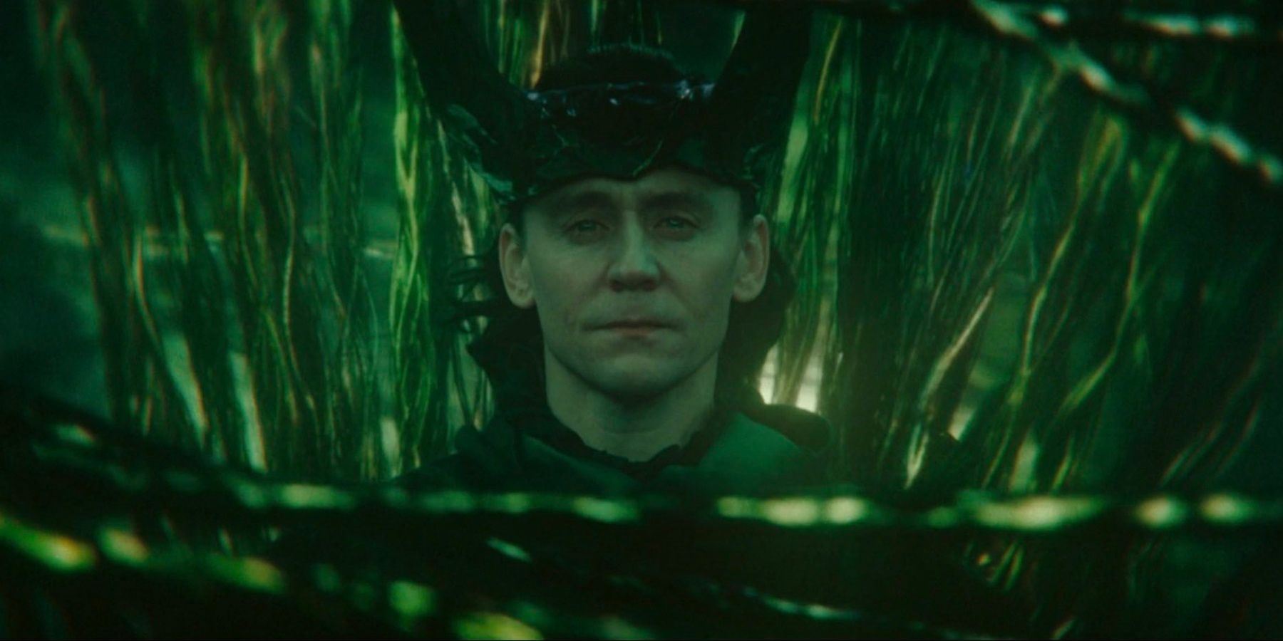 Loki sozinho como o Deus das Histórias do Universo Cinematográfico Marvel