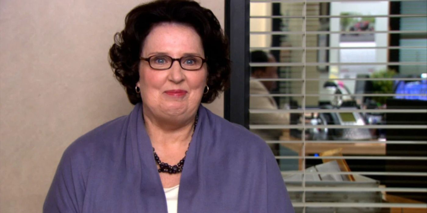 Close up of Phyllis smiling at the camera in The Office