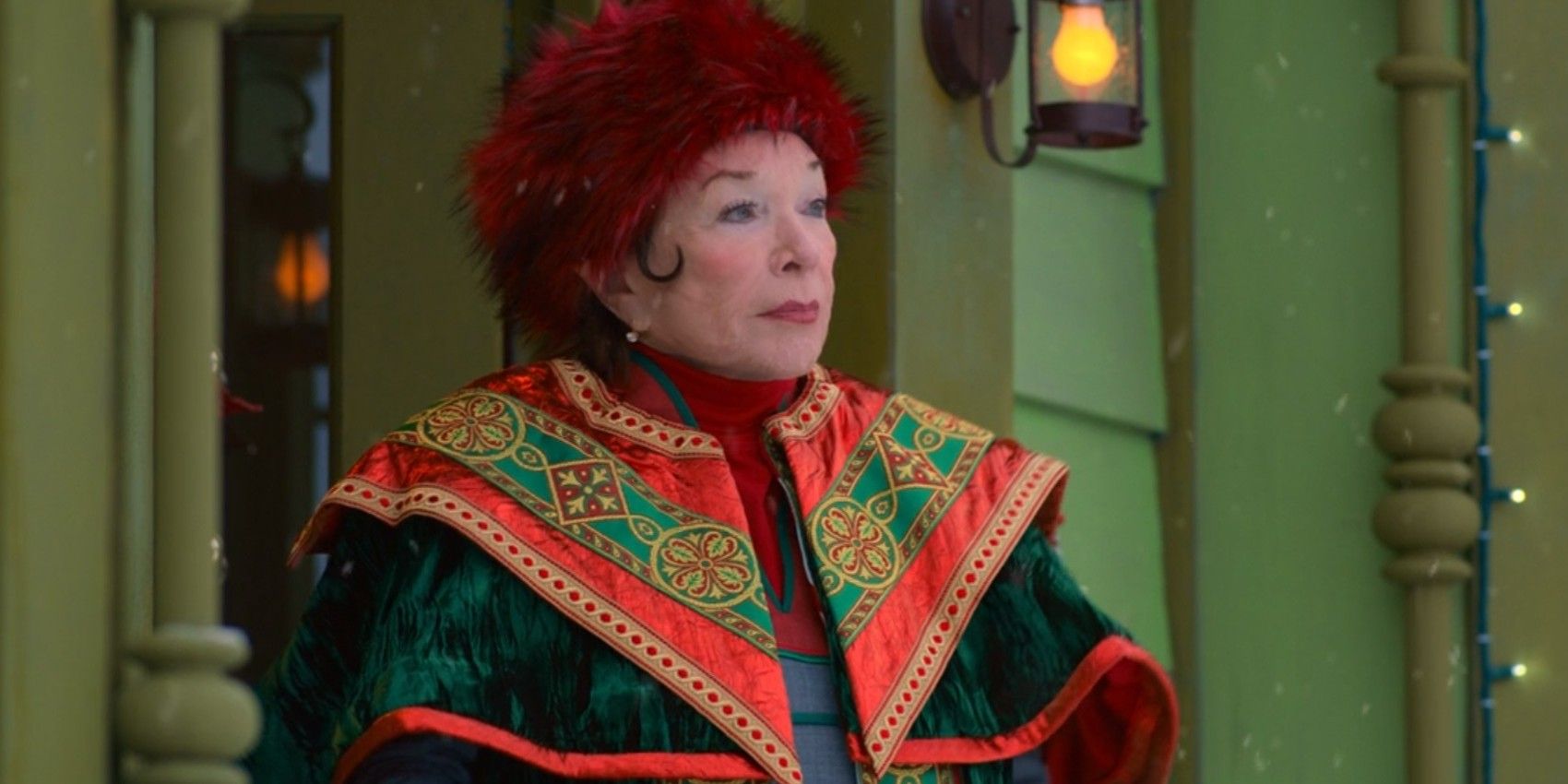 Shirley MacLaine como Elfa Polly em Noelle