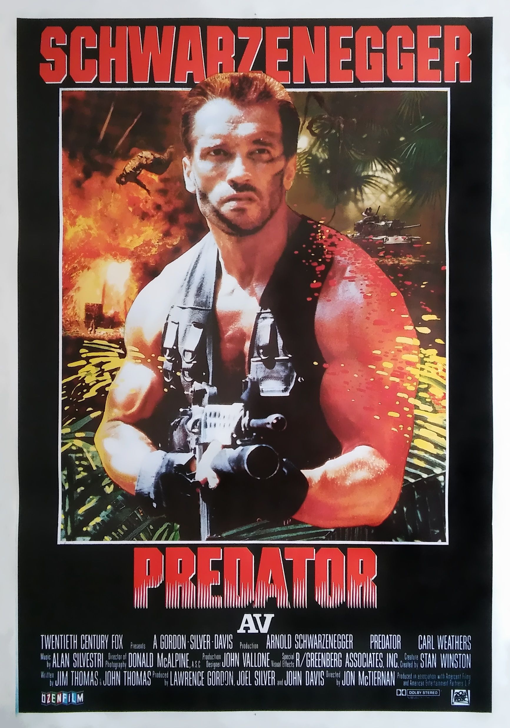 Arnold Schwarzenegger in Predator 1987 Film Poster