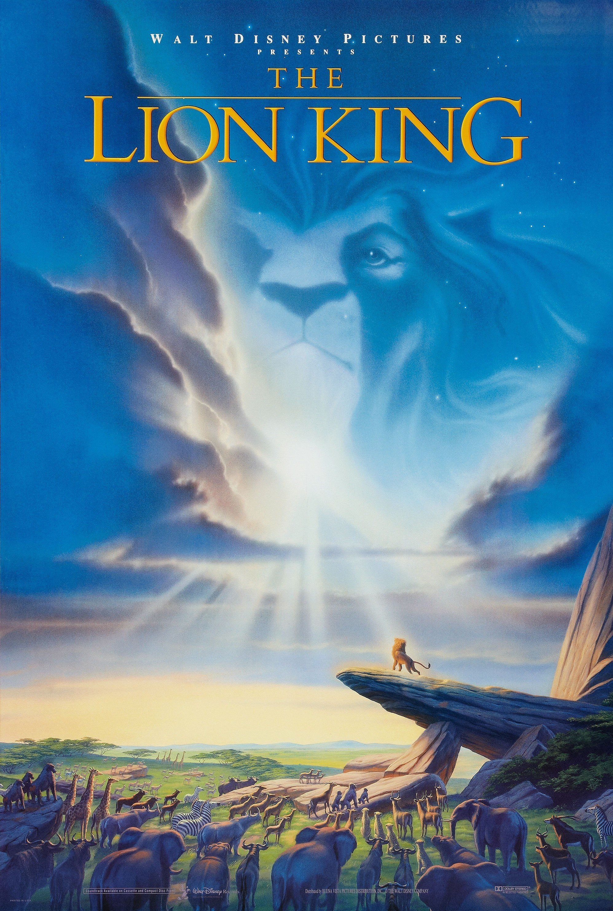 Mufasa nas nuvens vigia Pride Rock no pôster oficial do filme O Rei Leão