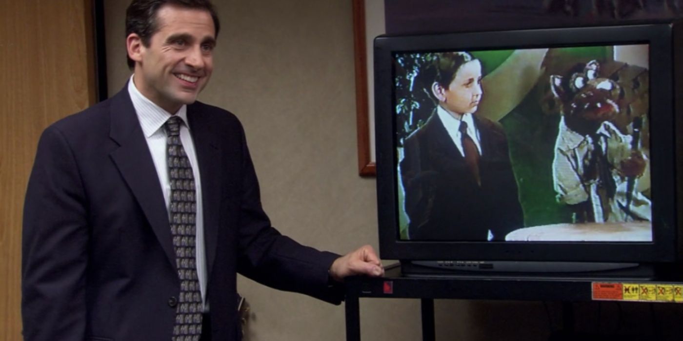 Michael showing his colleagues his time on the TV show Fundle Bundle in The Office