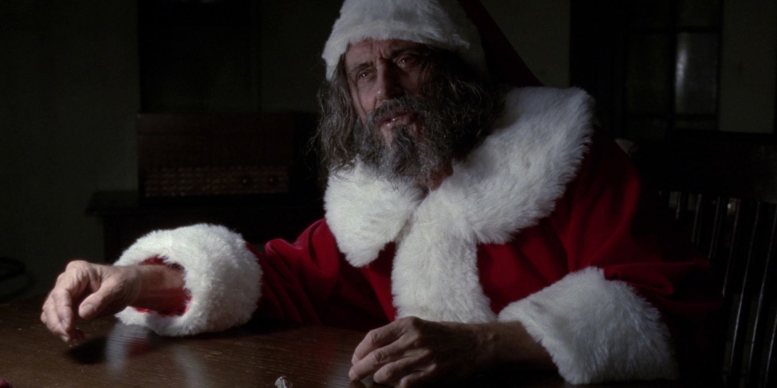 A killer dresses up as Santa Clause