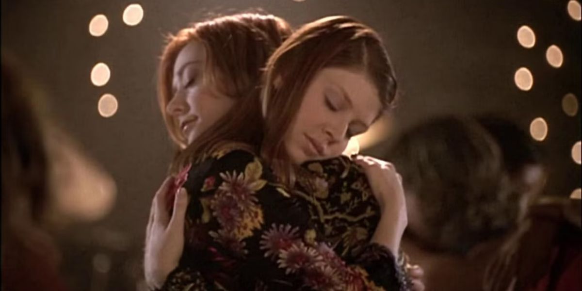 Willow e Tara dançando em Buffy, a Caçadora de Vampiros