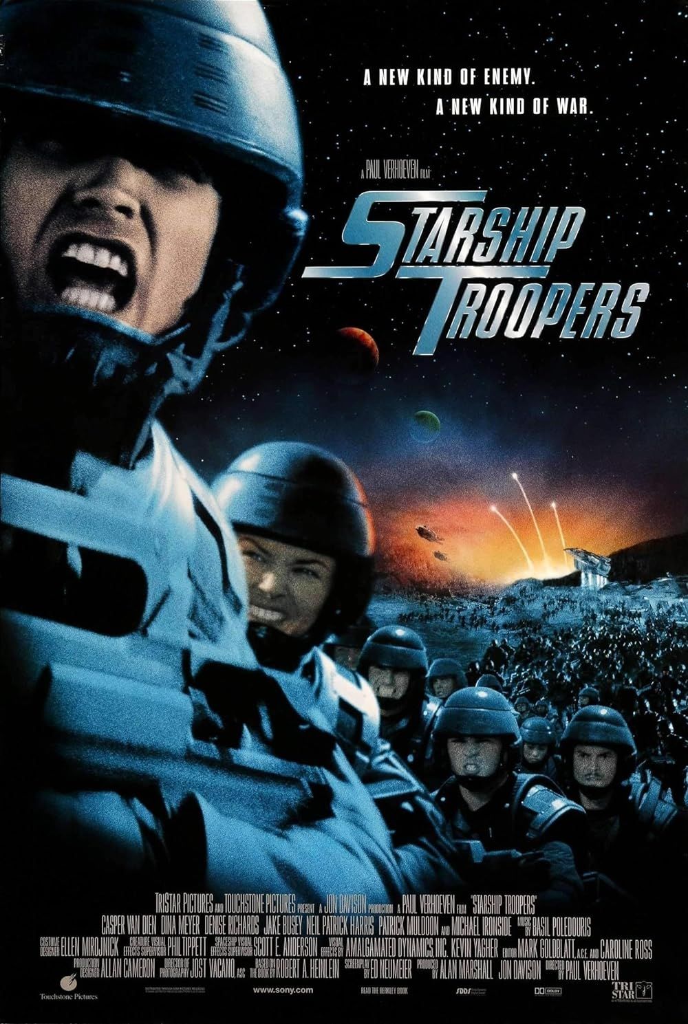 Dina Meyer and Casper Van Dien in Starship Troopers (1997)