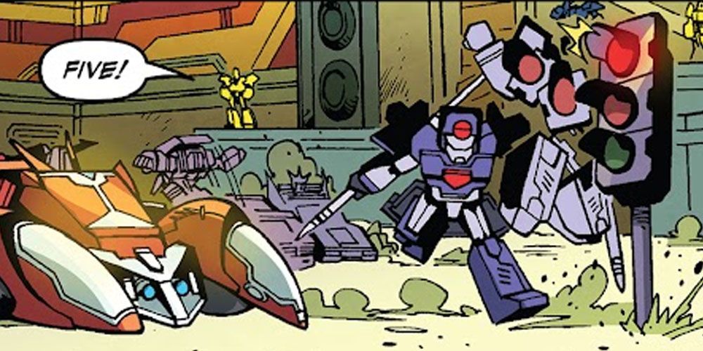 Signal Lancer se torna um semáforo em Transformers Wreckers: Tread and Circuits