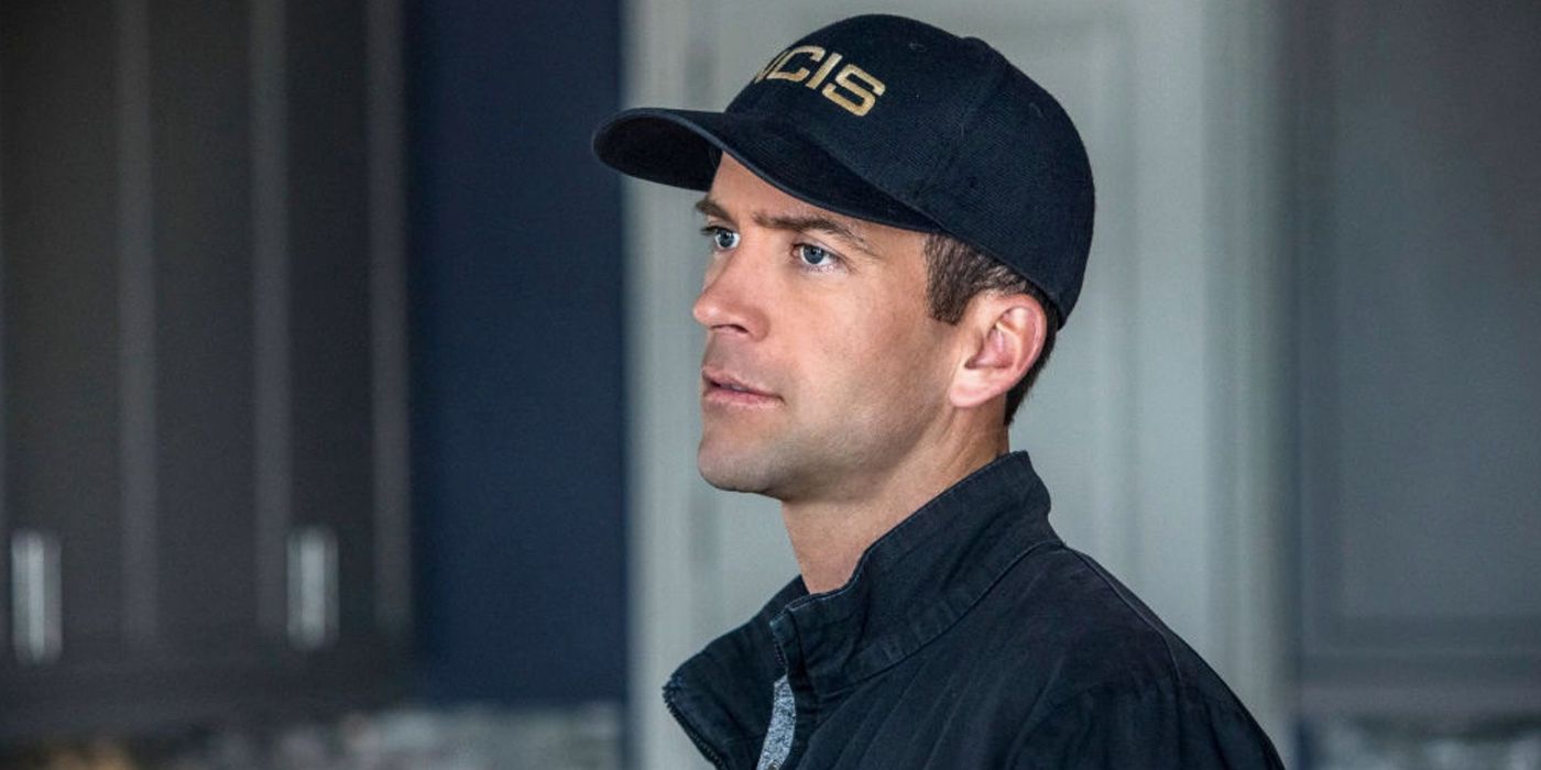 Christopher LaSalle wears his NCIS baseball cap on NCIS: New Orleans.