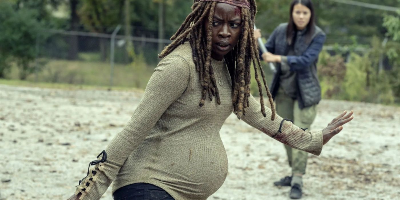 Michonne preparing to fight while she's pregnant in The Walking Dead. 