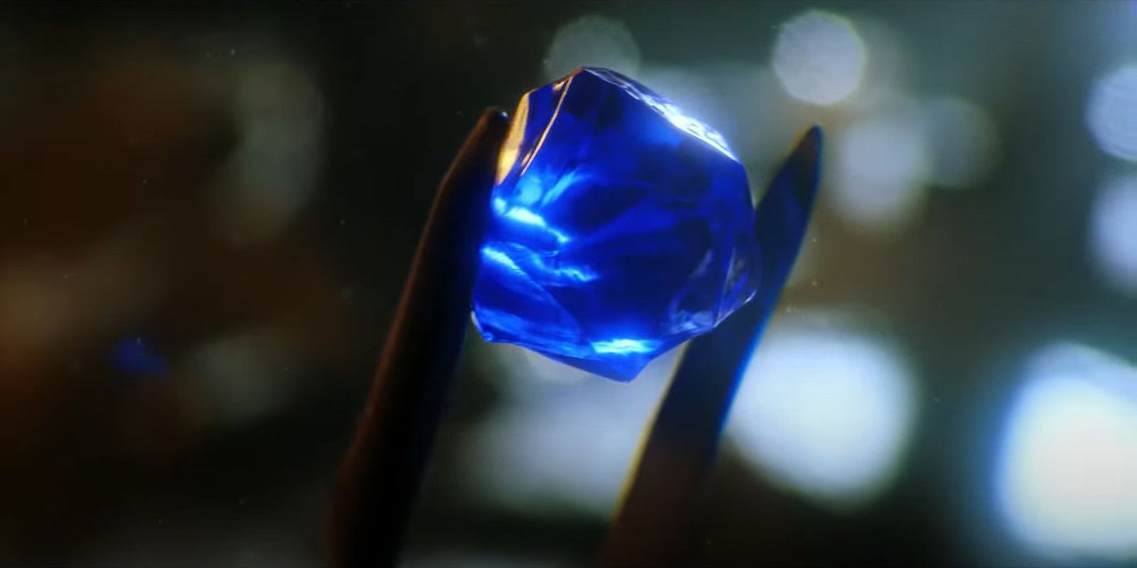 The sapphire used in Vilya from The Lord of the Rings: The Rings of Power is being held up by tongs.