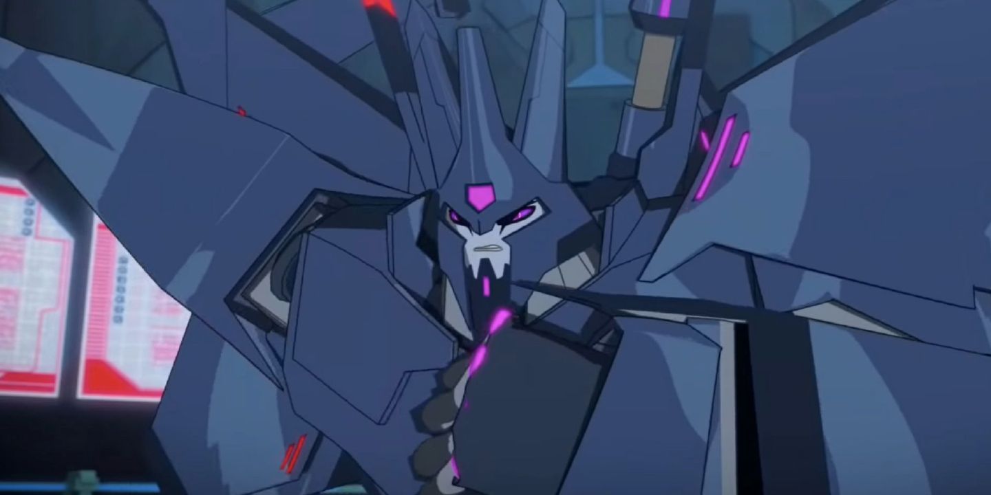 Cyclonus apertando o punho com raiva em Transformers: Robots in Disguise.