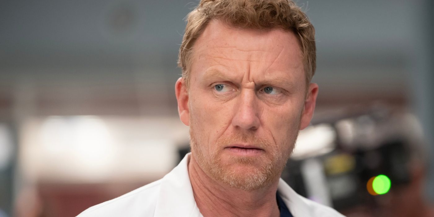 Kevin McKidd stands in the ER as Owen Wilson on Grey's Anatomy