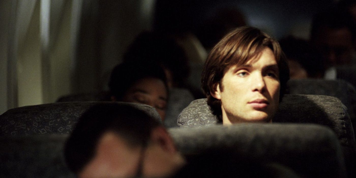 Close de Cillian Murphy em um assento de avião em Red Eye