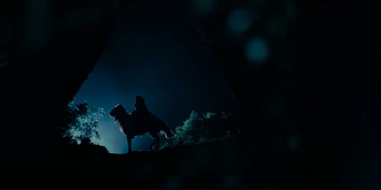 The silhouette of a Nazgul on his horse from The Lord of the Rings: The Fellowship of the Ring