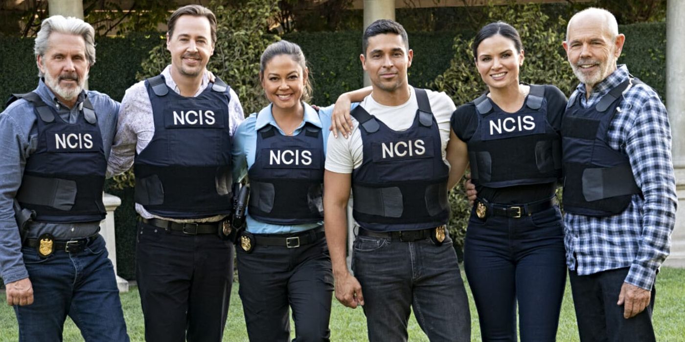 NCIS Cast Members Standing Together