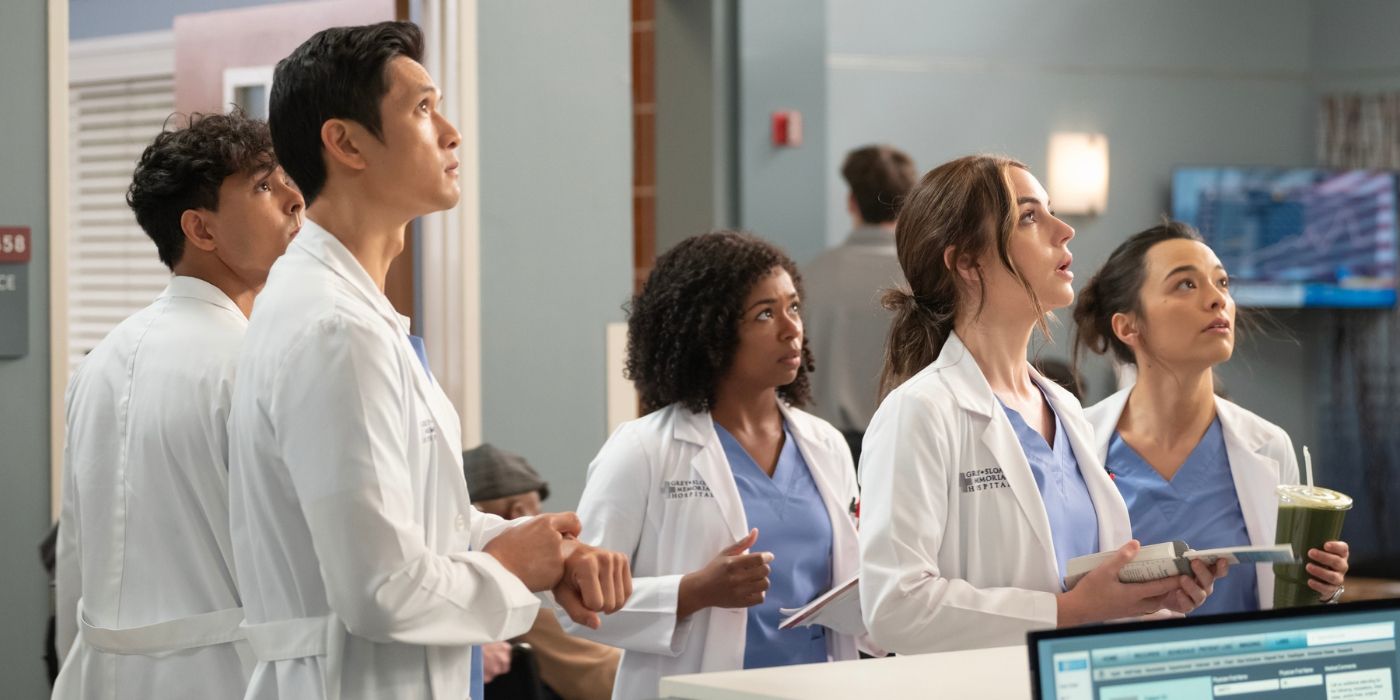 Niko Terho as Lucas Adams, Harry Shum Jr. as Benson Kwan, Alexis Floyd as Simone Griffith, Adelaide Kane as Jules Millin, and Midori Francis as Mika Yasuda look up at something on Grey's Anatomy