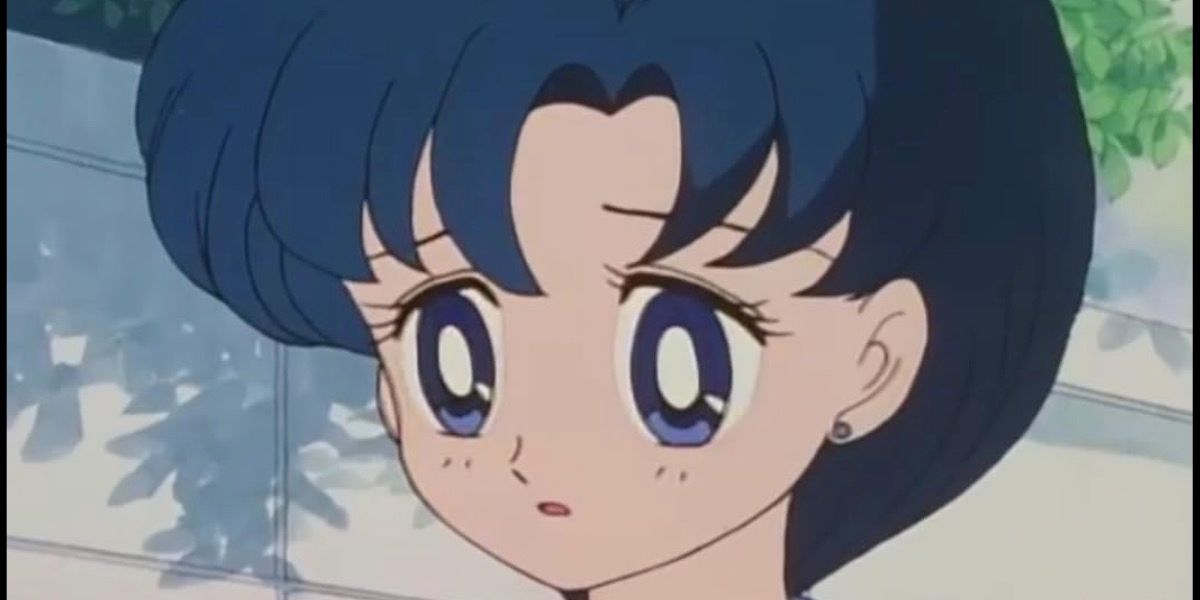 Sailor Mercury parece perplexa em Sailor Moon R
