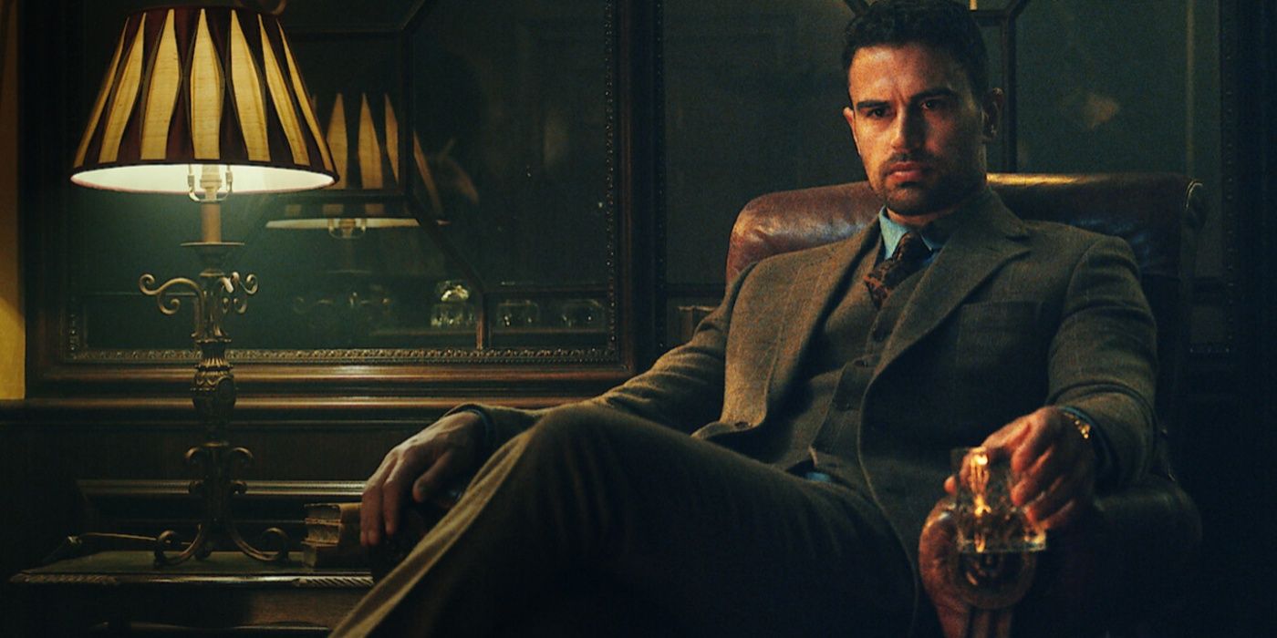 Theo James como Eddie en la serie The Gentlemen