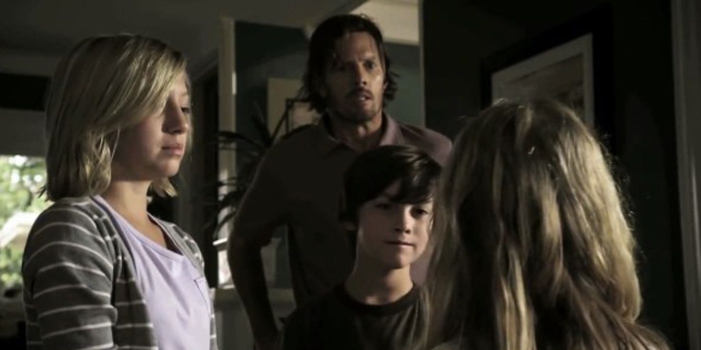 A family looking terrified in The Walking Dead webisodes