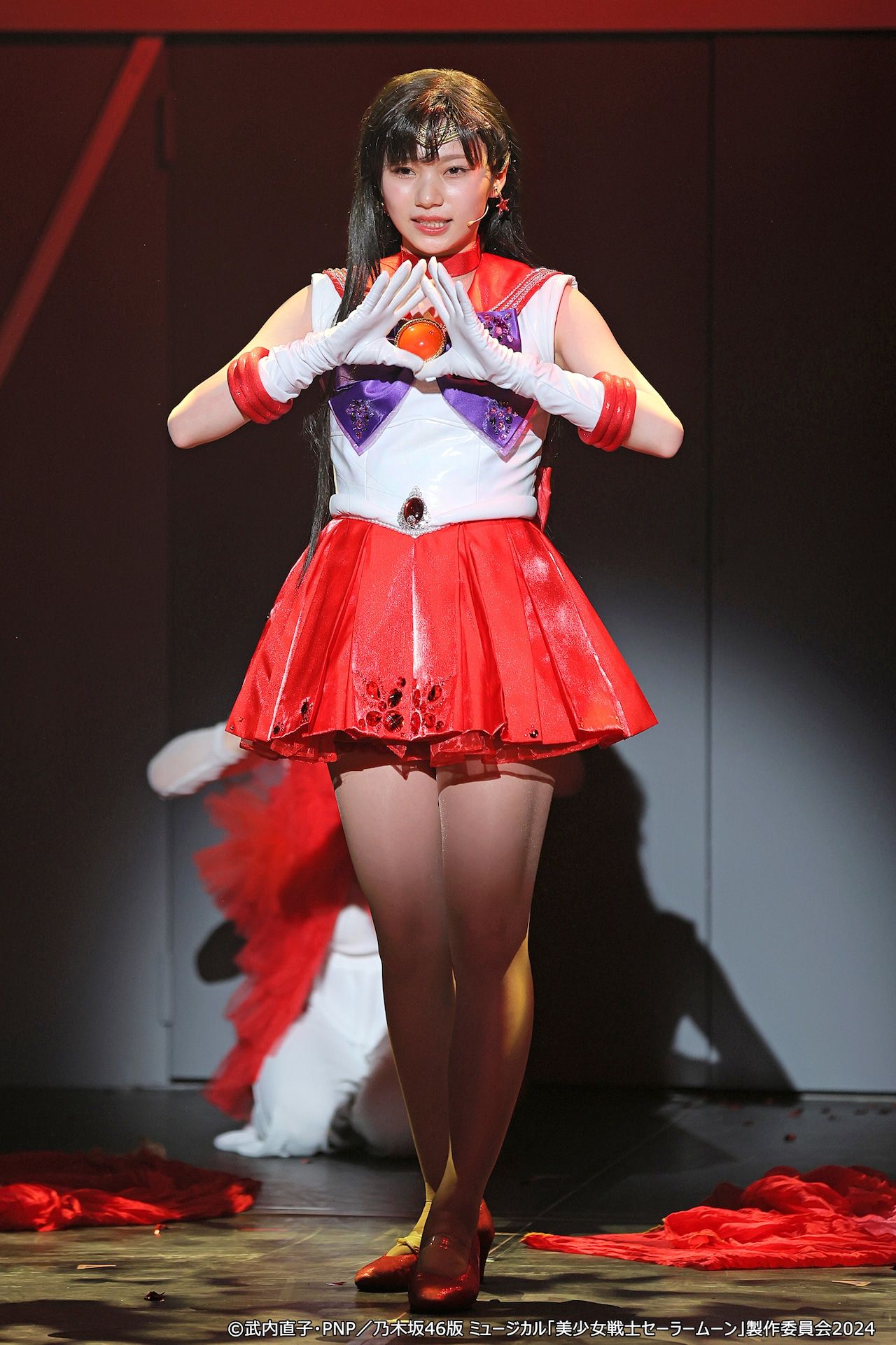 Hina Okamoto como Sailor Mars em show live-action