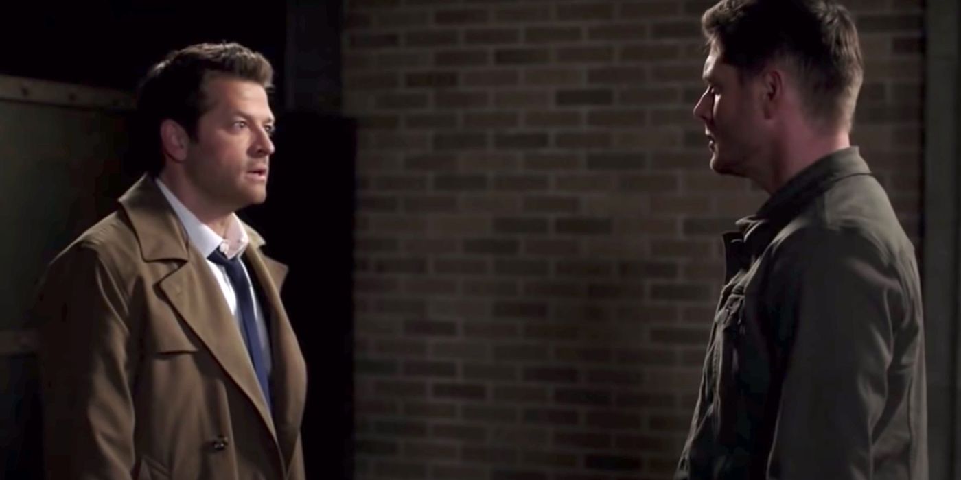 Castiel e Dean se olham em Supernatural