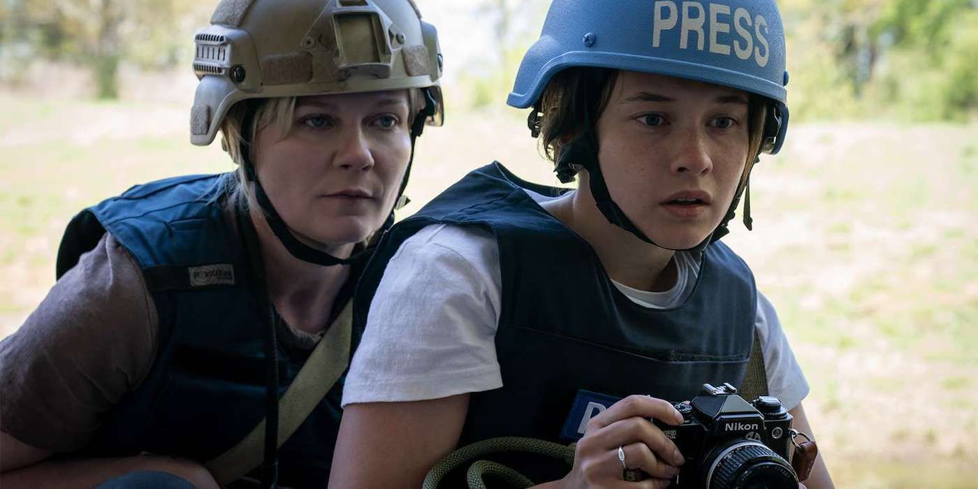 Lee Smith and Jessie Cullen wearing protective gear and holding cameras in Civil War