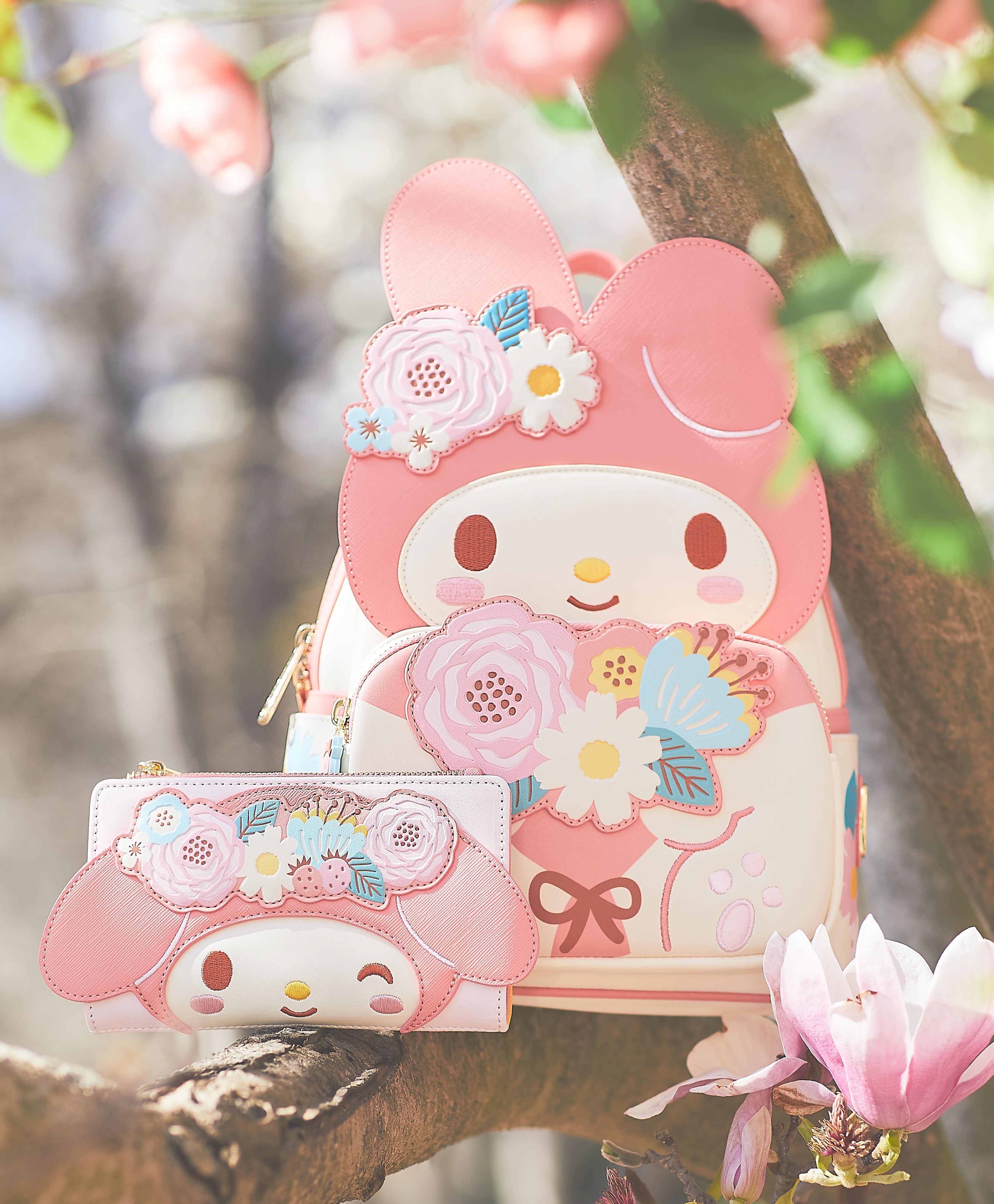 ЭКСКЛЮЗИВ: Hello Kitty выпускает совершенно новую цветочную коллекцию к 50-летию