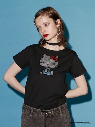 Hello Kitty выпускает специальную коллекцию одежды из 10 брендов к 50-летнему юбилею